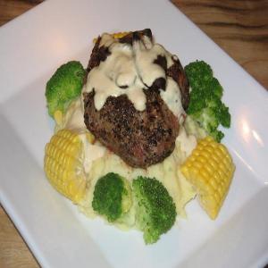 Sirloin With Creamy Pepper Sauce_image