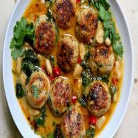 Thai-Inspired Chicken Meatball Soup with Cannellini Beans_image