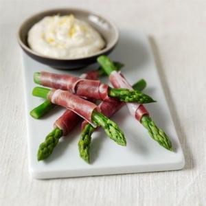 Asparagus wraps with lemon mayo_image