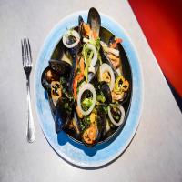 Red Stripe-Steamed Mussels image