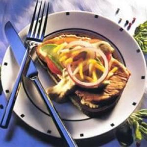 Hot Open-Faced Turkey Sandwiches_image