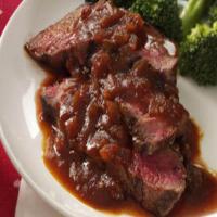 Sirloin with Chili-Beer BBQ Sauce_image