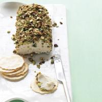 Pistachio-Covered Cheese Log_image