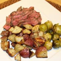 Grilled Skirt Steak with Roasted Potatoes_image