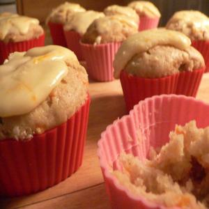 Carrot Cake Cupcakes With Orange Icing (Flat Belly Diet Recipe)_image