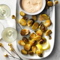 Roasted Brussels Sprouts with Sriracha Aioli_image