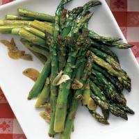Garlicky Roasted Asparagus_image