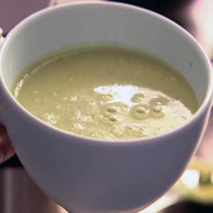 Pea and Pesto Soup image