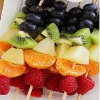 Fruit Kabobs with Yogurt Dip_image