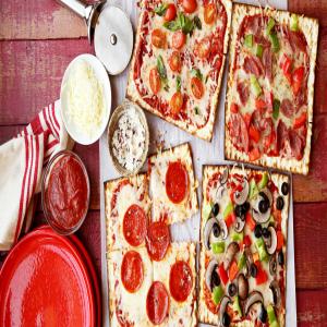 Quick Matzo Pizza image