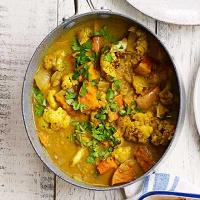 Cauliflower, squash, coconut & lentil curry_image