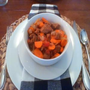 300 Calorie Beef Stew (Easy & Healthy) image