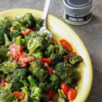 Roast broccoli and cherry tomatoes with garlic_image