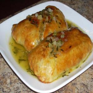 Salmon Wellington With White Wine Butter Sauce_image