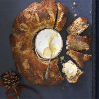 Melting cheese with poppy & apricot bread wreath image