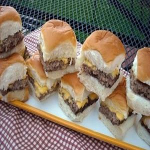 Mini Cheeseburger Sliders image