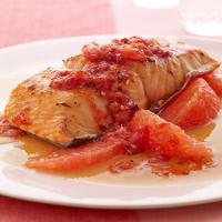 Glazed Salmon with Spicy Grapefruit Relish_image