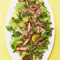 Seared beef salad with capers & mint image