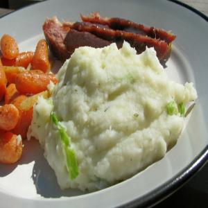 Colcannon (Mashed Potatoes With Cabbage)_image
