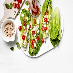Chicken Caprese Wedge Salad with Bacon_image