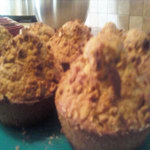 Quick and Healthy Oatmeal Raisin Breakfast Muffins image