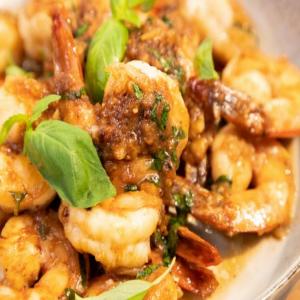 Garlic Butter Shrimp with Miso and Basil_image