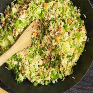 Spicy vegetable egg fried rice image