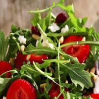 Cheech's Spring Medley Salad with Raspberry Vinaigrette_image