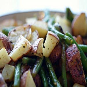 Crockpot New potatoes and green beans_image