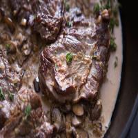 Skirt Steak With Mushroom-Cream Pan Sauce Recipe_image
