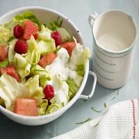 Lettuce and Fruit Salad with Yogurt Dressing_image