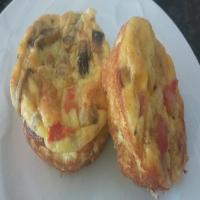 Omelet Muffins with Sausage and Cheese_image
