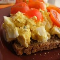 Tarragon Shallot Egg Salad Sandwich_image