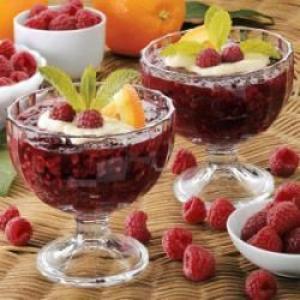Raspberry Dessert with Vanilla Sauce_image