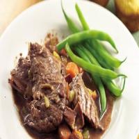 Slow-Cooker Beef Roast with Bacon-Chili Gravy_image