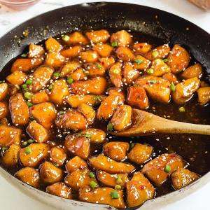 Honey Garlic Chicken (Ready in less than 30 minutes!)_image