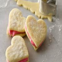 Easy Valentine Sandwich Cookies_image