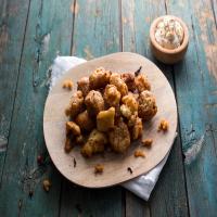 Deep-Fried Cauliflower With Crispy Dukkah Coating_image
