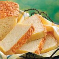 Cheddar-Topped English Muffin Bread_image
