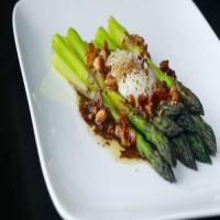 Asparagus with Bacon-Hazelnut Vinaigrette and Slow-Cooked Egg Recipe_image