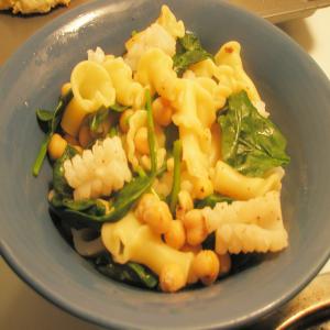 Orecchiette With Lemony Grilled Squid, Arugula and Chickpeas_image