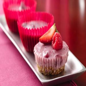 Mini Cranberry-Berry Cheesecakes_image