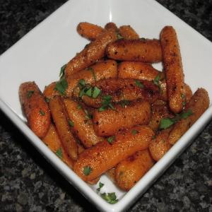 Moroccan-Spiced Baby Carrots_image