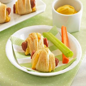 Mini Pigs in a Blanket with Cheese_image