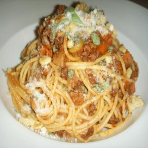 Spaghetti With Olive-Walnut-Bolognese_image