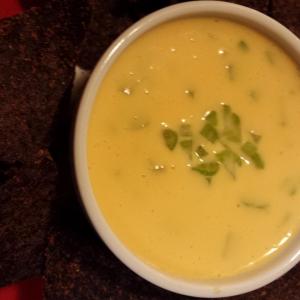 Famous Restaurant Queso Dip_image