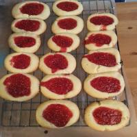 Raspberry Shortbread Cookies_image