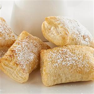 Bittersweet Pastries with Raspberry Sauce_image