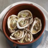 Roasted Oysters with Garlic-Parsley Butter_image