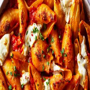 Spicy Unstuffed Pasta Shells With Roasted Garlic and Chèvre image
